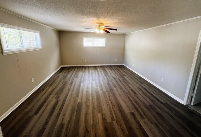 Building Photo - 4327 Zelda Ln