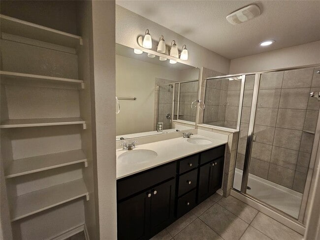 Building Photo - 1721 Artesian Spgs Xing