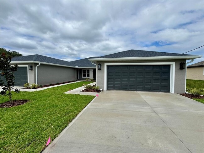 Building Photo - 102 Lynbrook Dr