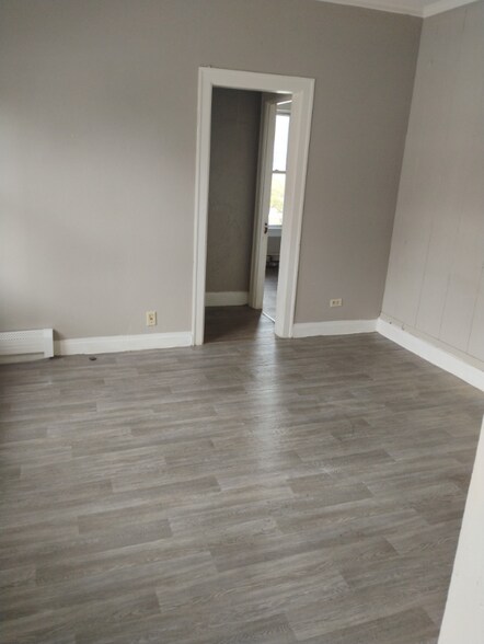 Primary Photo - 320 Percy St