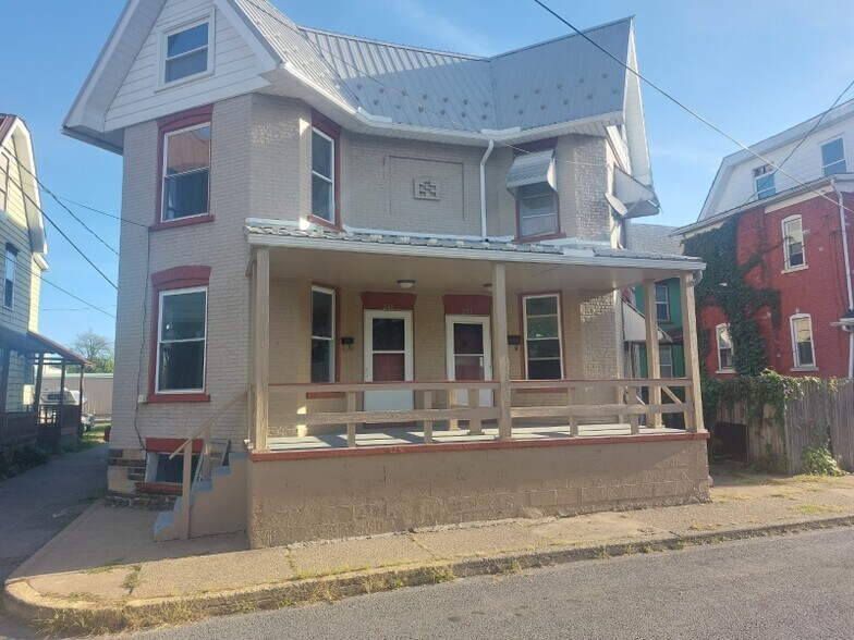Primary Photo - 248 Church St