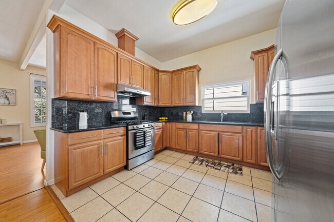 Building Photo - 1406 9th St