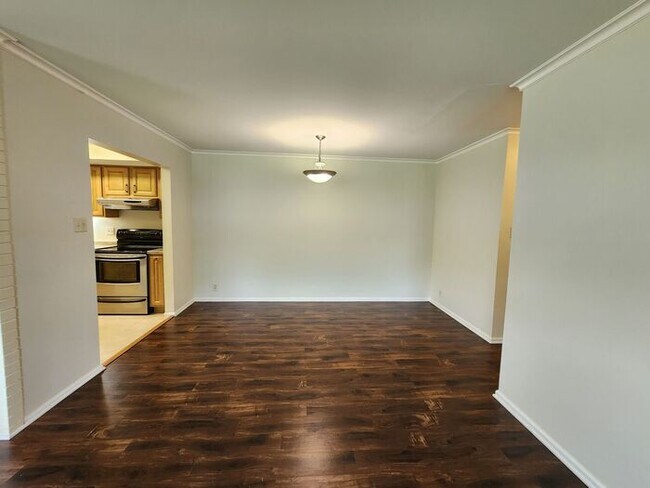 Building Photo - $99 Mother's Day Special - Large 3 Bedroom, 2 Baths and *Pets Welcome!!!