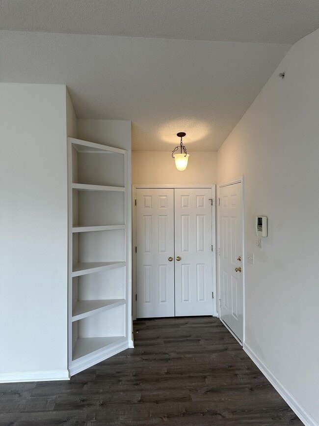 Building Photo - 6112 Hedgecock Cir