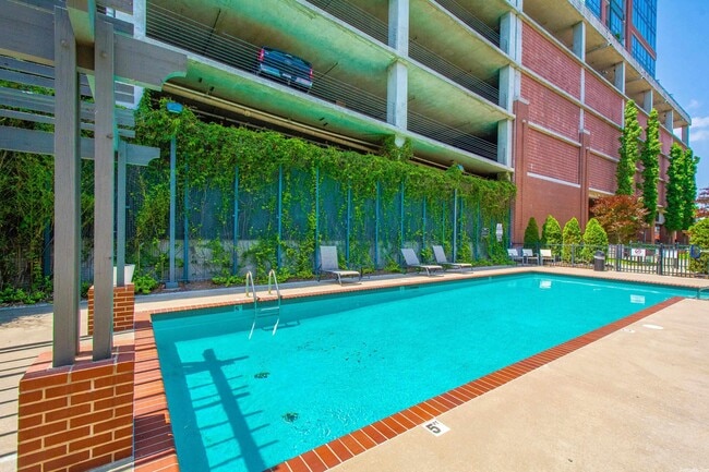 Building Photo - 315 Rock St