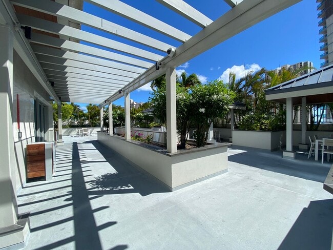 Building Photo - The Kapiolani Residence Fully Furnished 2 ...
