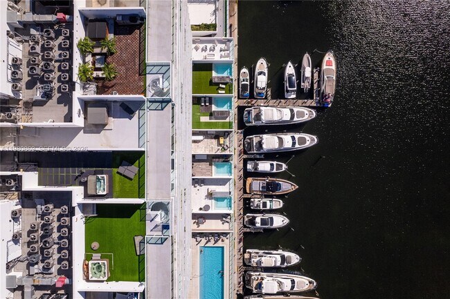 Building Photo - 400 Sunny Isles Blvd