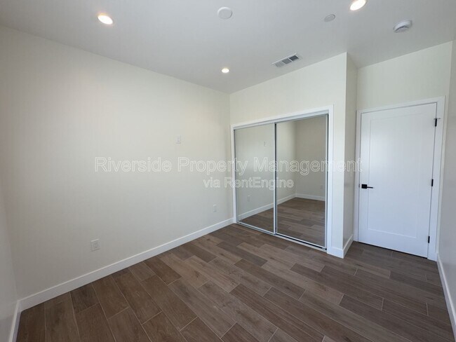 Building Photo - 7893 Mango Ave