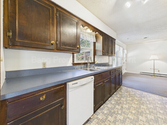 Building Photo - 1233 Pinehurst Rd