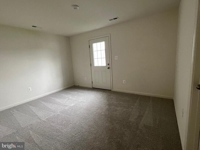 Building Photo - 211 Clifton Mnr