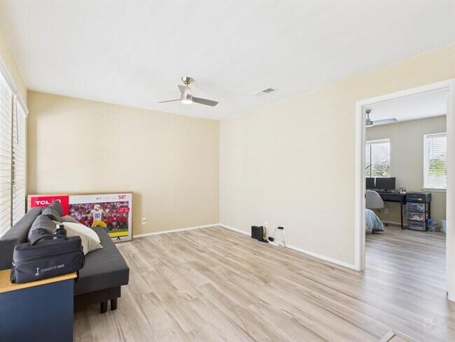 Building Photo - 3115 Helms St