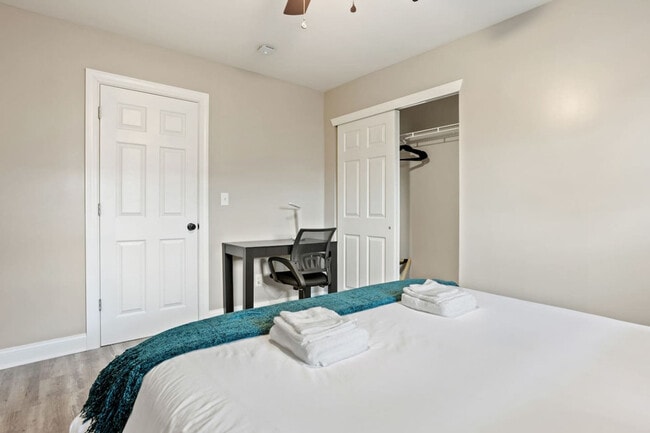 Building Photo - 1523 S East St