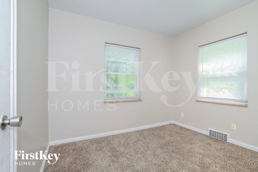 Building Photo - 5256 Ponce Ln