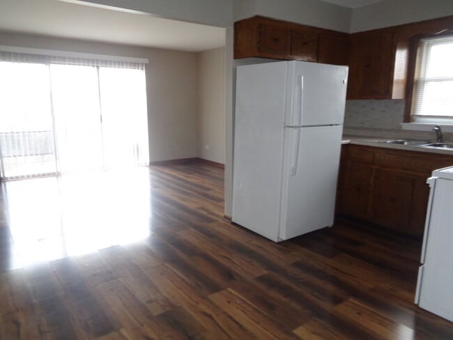 Building Photo - 3756 W 120th St