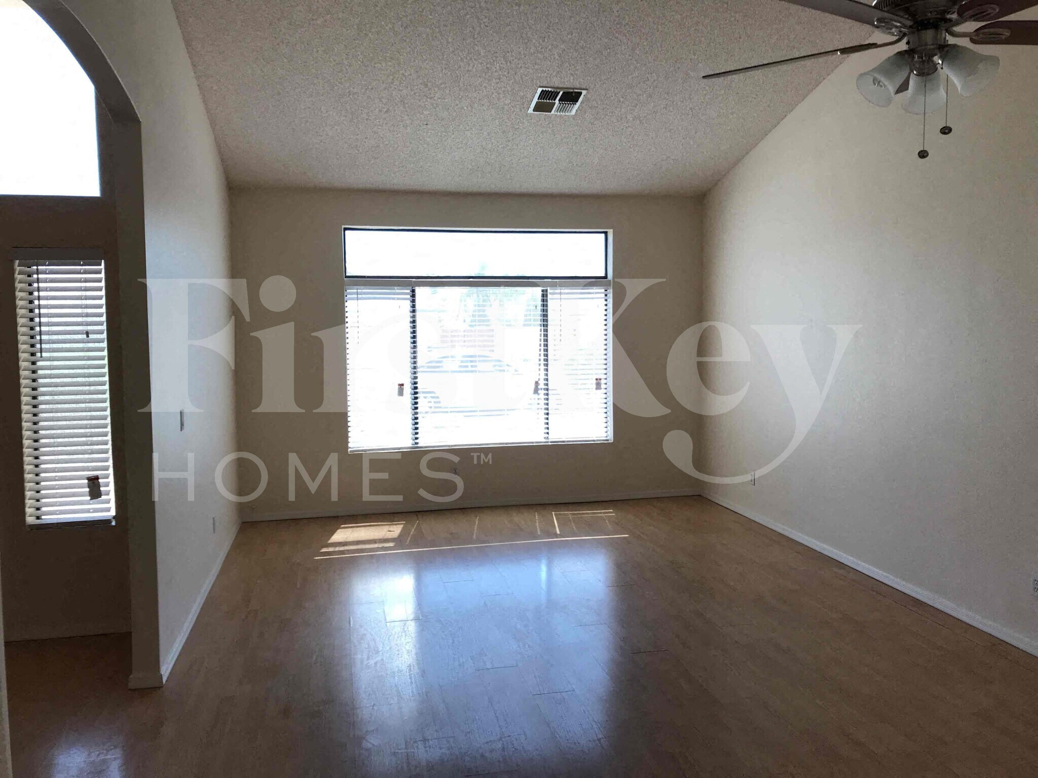 Building Photo - 4110 W Questa Dr