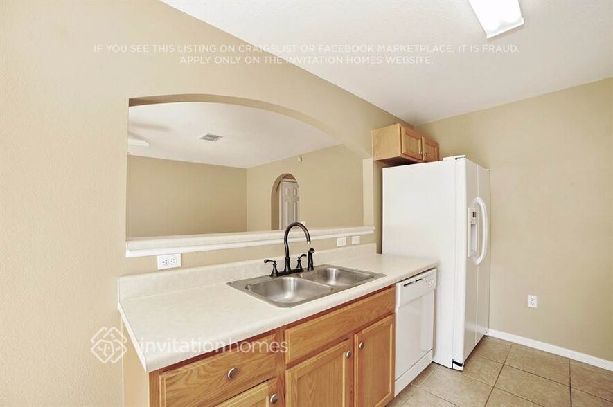 Building Photo - 947 Brenton Leaf Dr