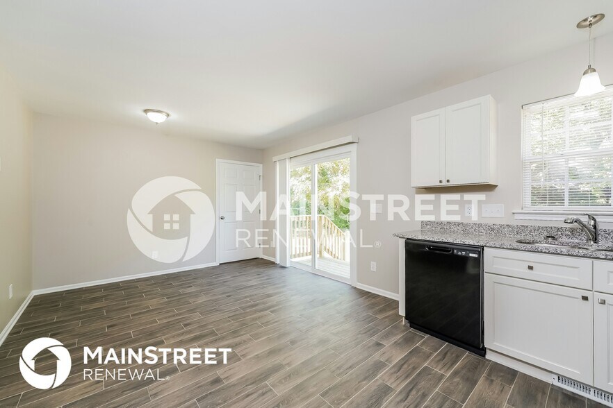 Building Photo - 5206 Greenwood Ln