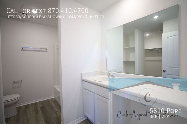 Building Photo - 5810 Pope-