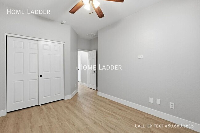 Building Photo - 2576 W Preserve Way