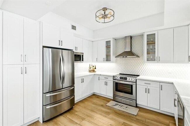 Building Photo - 3340 NE 190th St