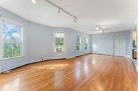Building Photo - 42-44-44 Woodlawn St