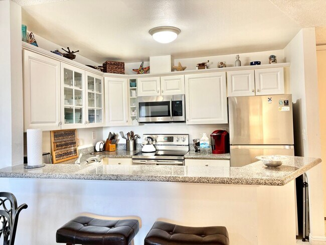 Building Photo - 1 Bedroom | Resort-Style Amenities | Walk to the Beach | Channel Islands Waterfront | Monthly Fur...