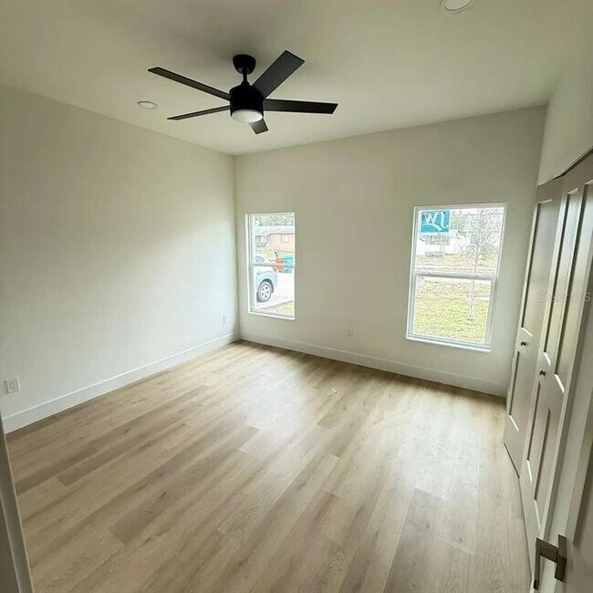 Building Photo - 13277 Center Ave