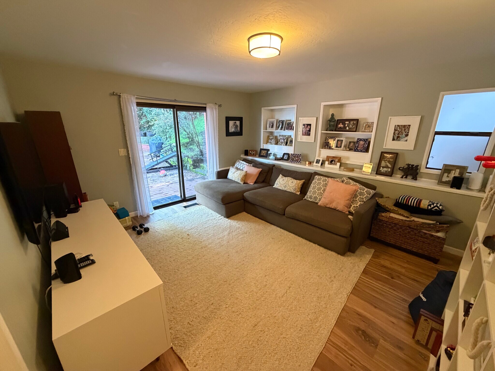 TV Room - 108 Oakmont Ave