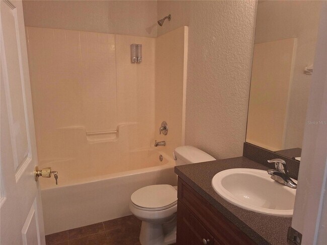 Building Photo - 622 Tamarin Ln