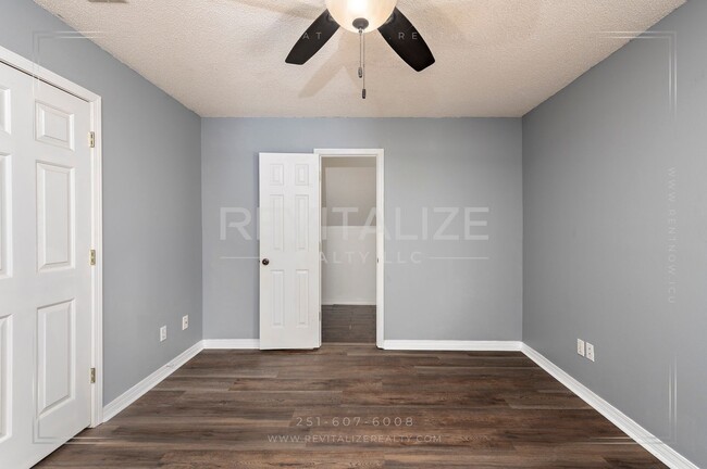 Building Photo - Creole Style 3 Bed 2.5 Bath Home on Oversized Lot