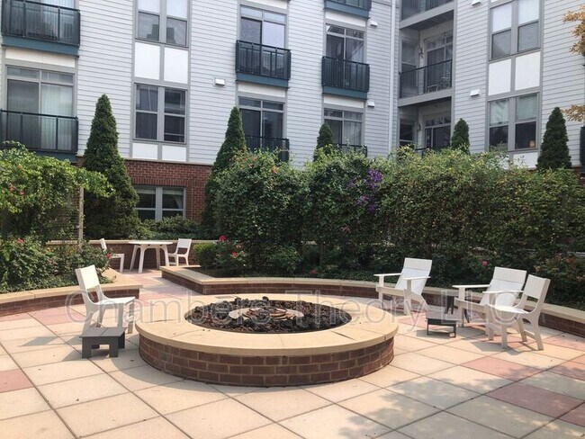 Building Photo - 1800 Wilson Blvd