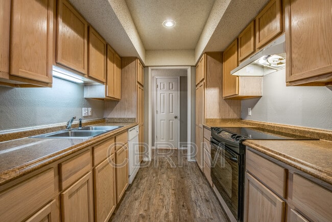 Building Photo - 5308 Kenosha Ave