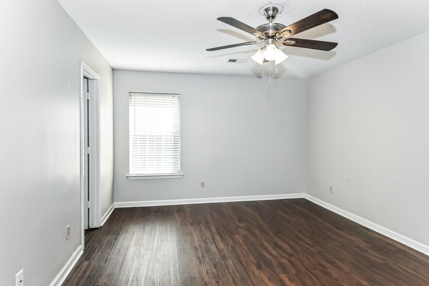 Building Photo - 7772 Stacey Dr