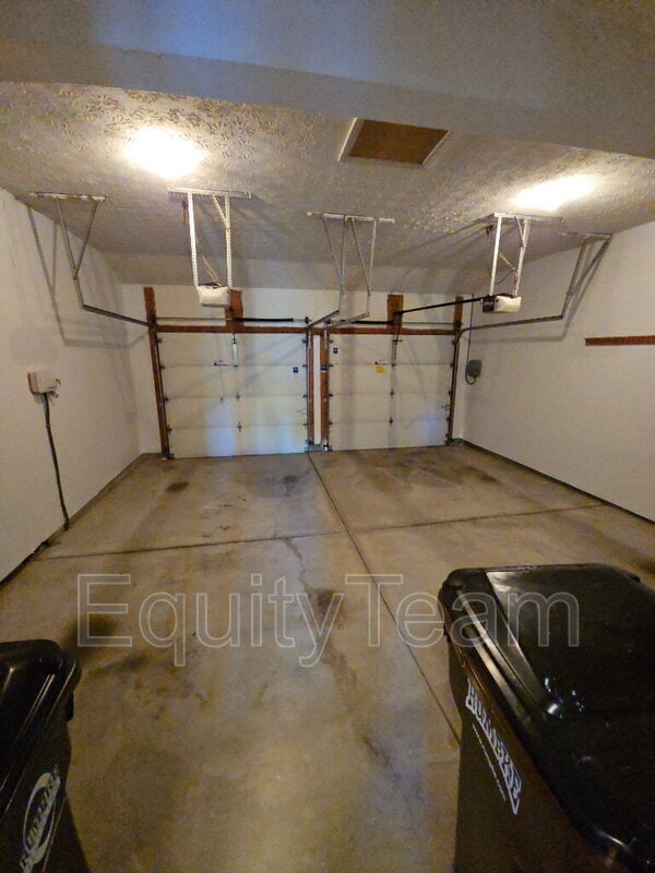 Building Photo - 6545 Farmbrooke Ct