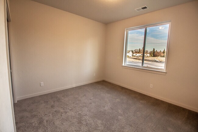 Building Photo - 18112 E Riverway Ave