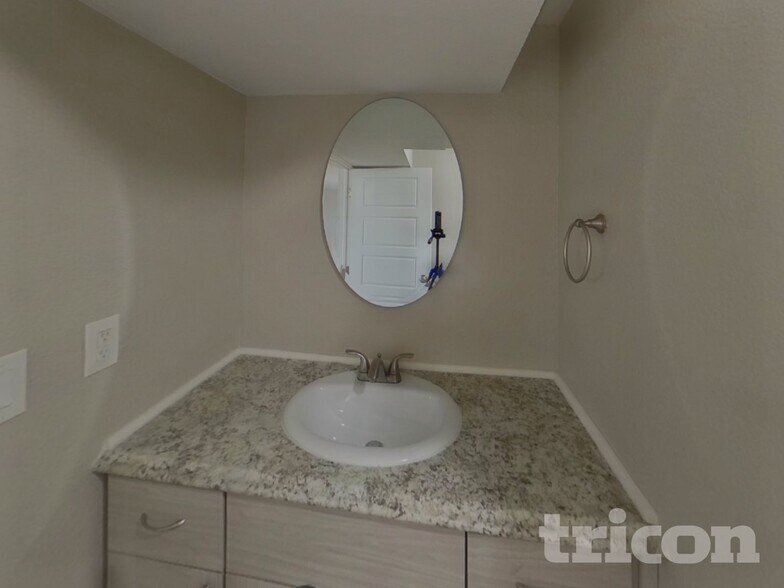 Building Photo - 1209 Capulin Dr