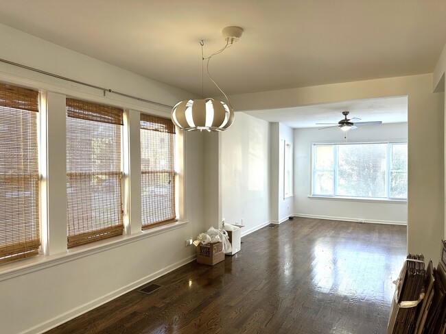 Building Photo - 2102 N Springfield Ave