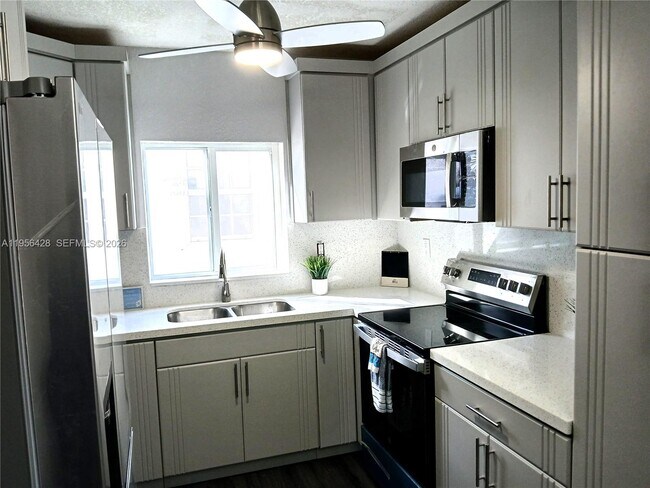 Building Photo - 510 NW 47th St