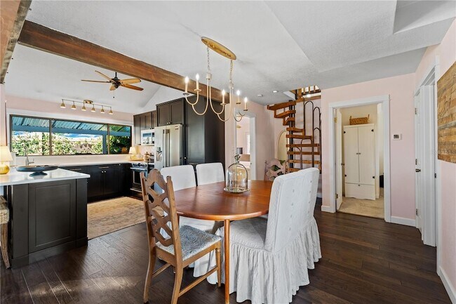 Building Photo - 731 Texas St