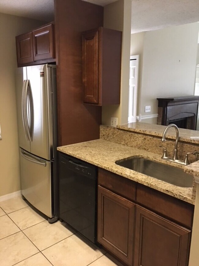 Building Photo - 2/2 Beutiful Condo at Hidden Springs -  Do...