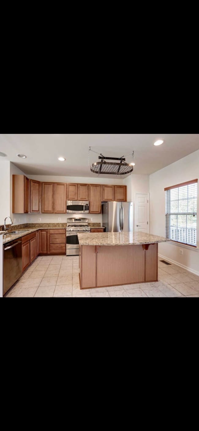 Building Photo - 107 Bancroft Dr