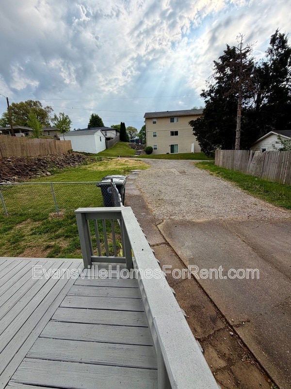 Building Photo - 120 Leslie Ave