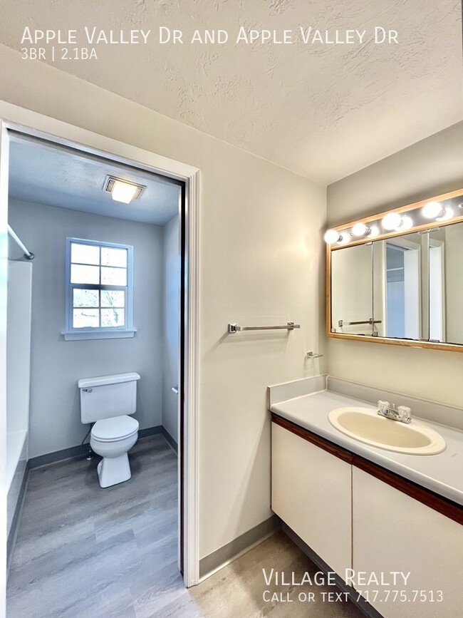 Building Photo - 1114 Apple Valley Dr