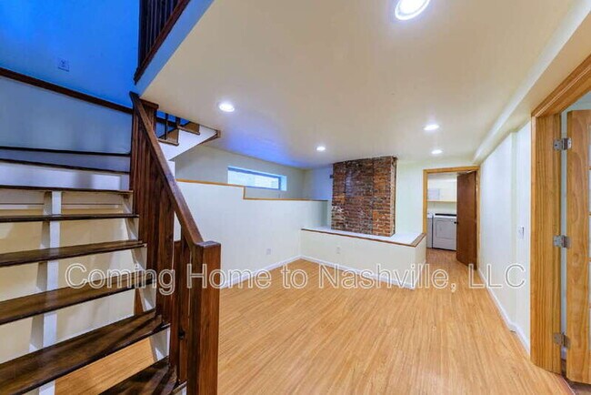 Building Photo - 605 S 11th St