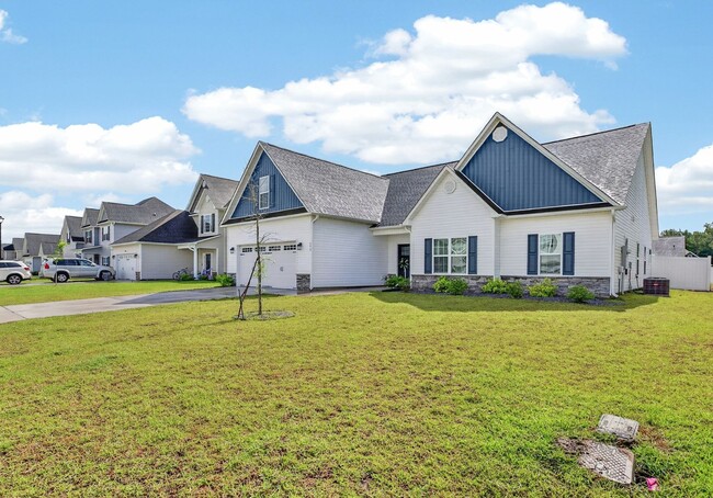 Building Photo - Spacious Stateside Home with Bonus Room & Screened-In Porch