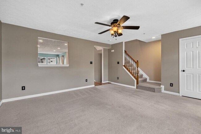 Building Photo - 711 Wineberry Way