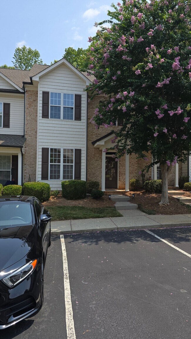 Building Photo - 32 Nandina Dr