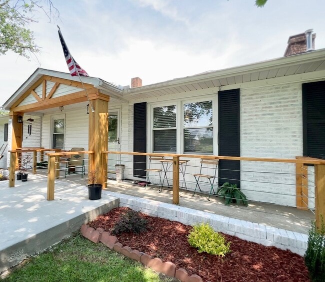 Building Photo - 5721 McDaniel Dr