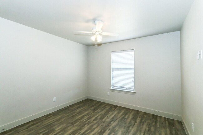 Building Photo - 3820b 133rd St