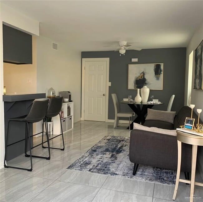 Building Photo - 16 Broadway St